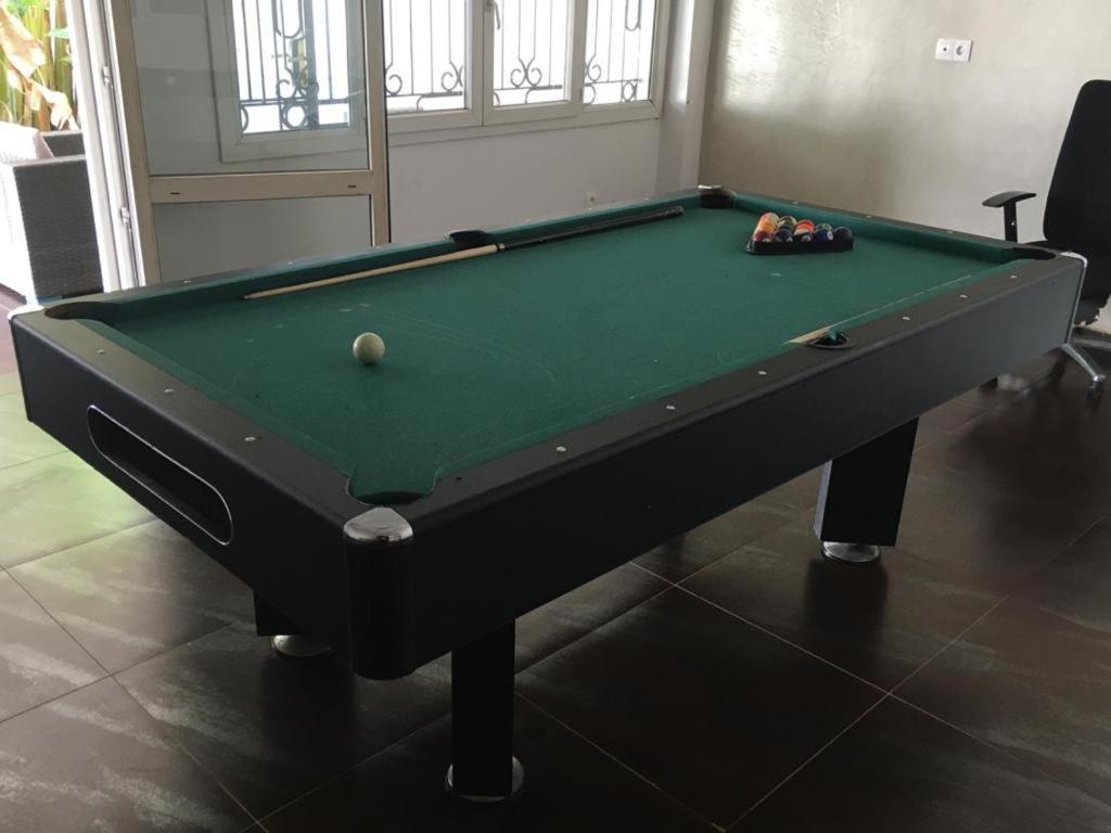 Saly - Villa Kage 6 Chambres -Clim-Wifi-Eau Chaude-Billard-Babyfoot-Ping Pong-Canal - Electricite Non Comprise מראה חיצוני תמונה