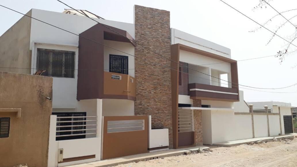 Saly - Villa Kage 6 Chambres -Clim-Wifi-Eau Chaude-Billard-Babyfoot-Ping Pong-Canal - Electricite Non Comprise מראה חיצוני תמונה