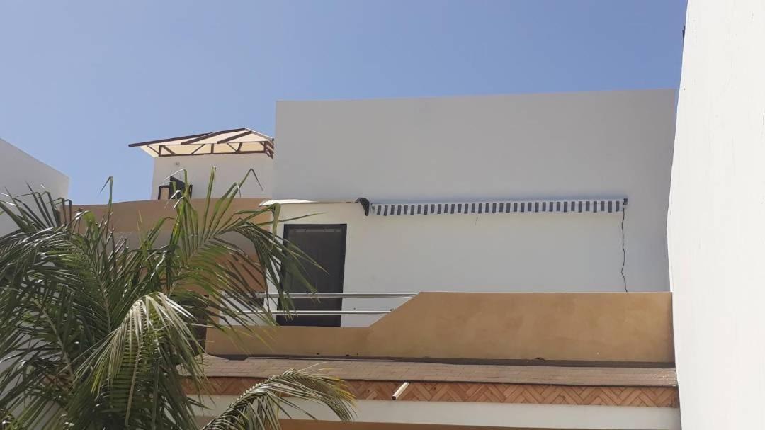 Saly - Villa Kage 6 Chambres -Clim-Wifi-Eau Chaude-Billard-Babyfoot-Ping Pong-Canal - Electricite Non Comprise מראה חיצוני תמונה