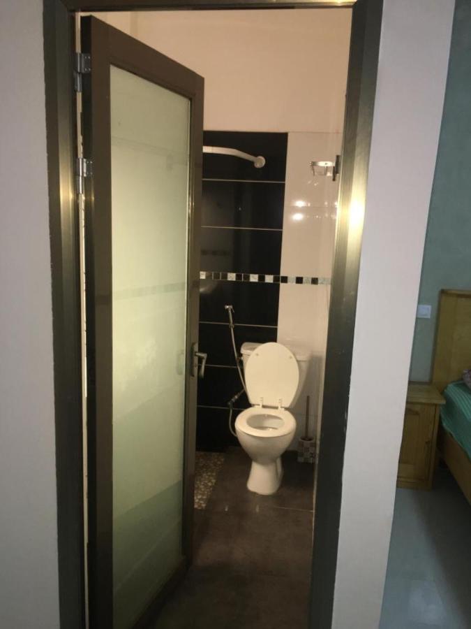 Saly - Villa Kage 6 Chambres -Clim-Wifi-Eau Chaude-Billard-Babyfoot-Ping Pong-Canal - Electricite Non Comprise מראה חיצוני תמונה