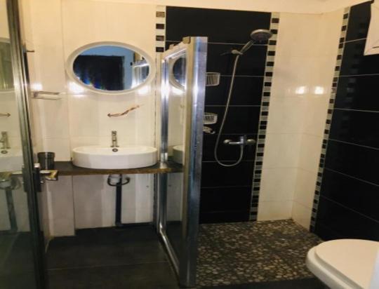 Saly - Villa Kage 6 Chambres -Clim-Wifi-Eau Chaude-Billard-Babyfoot-Ping Pong-Canal - Electricite Non Comprise מראה חיצוני תמונה