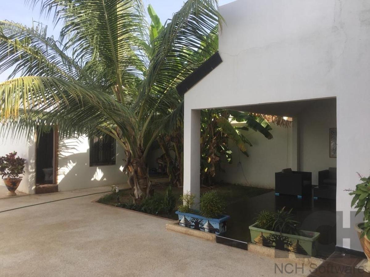 Saly - Villa Kage 6 Chambres -Clim-Wifi-Eau Chaude-Billard-Babyfoot-Ping Pong-Canal - Electricite Non Comprise מראה חיצוני תמונה