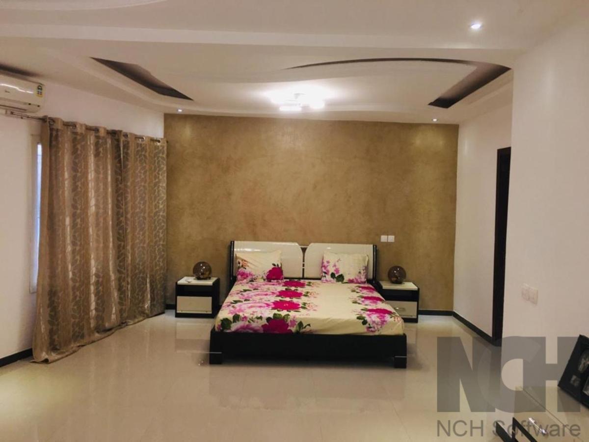 Saly - Villa Kage 6 Chambres -Clim-Wifi-Eau Chaude-Billard-Babyfoot-Ping Pong-Canal - Electricite Non Comprise מראה חיצוני תמונה