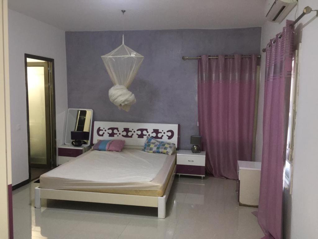 Saly - Villa Kage 6 Chambres -Clim-Wifi-Eau Chaude-Billard-Babyfoot-Ping Pong-Canal - Electricite Non Comprise מראה חיצוני תמונה